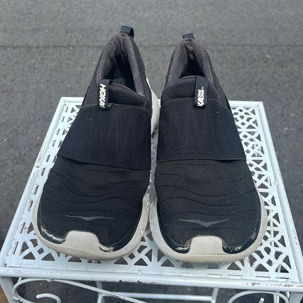 Black Hoka one one
